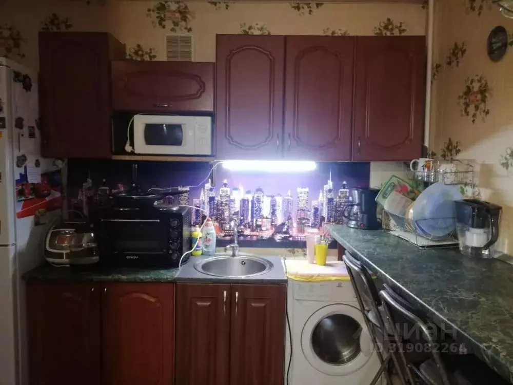 Комната Омская область, Омск Привокзальный мкр, ул. Карбышева, 38А ... - Фото 1