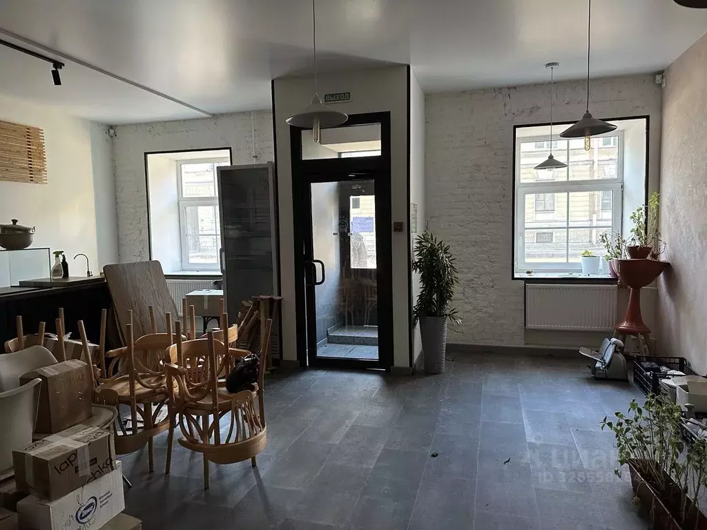 Торговая площадь в Санкт-Петербург Кадетская линия, 29 (85 м) - Фото 1