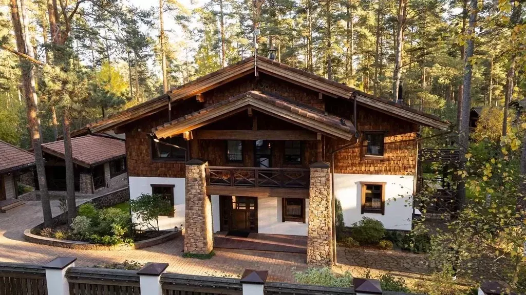 Дом в Ленинградская область, Приозерский район, пос. Сосново ул. ... - Фото 1