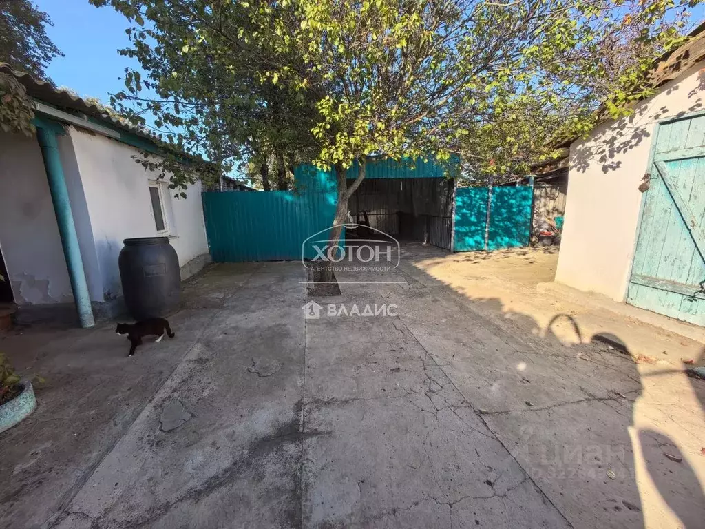 Дом в Калмыкия, Целинный район, с. Троицкое Республиканская ул., 12 ... - Фото 2