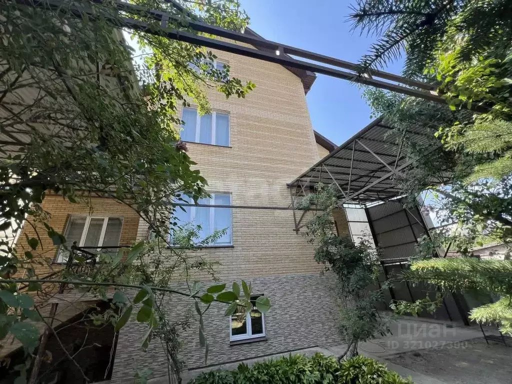 Дом в Ставропольский край, Ставрополь № 7 мкр, проезд Комиссаровский, ... - Фото 1