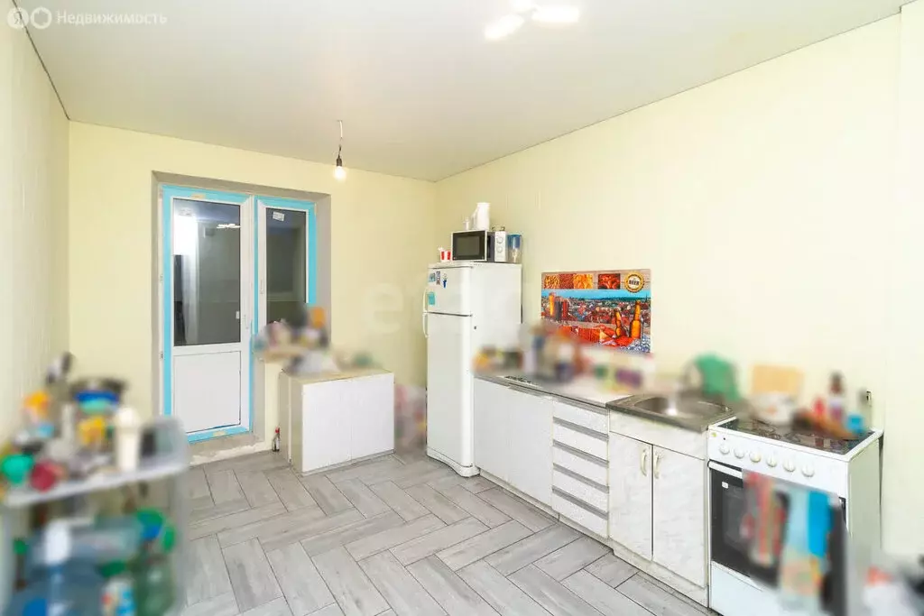 1-комнатная квартира: Тюмень, улица Мельникайте, 2к8 (42 м) - Фото 2