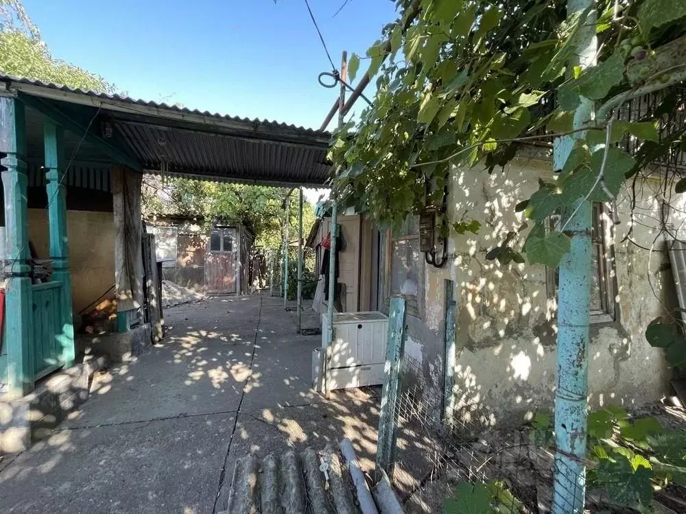 Участок в Краснодарский край, Крымск ул. Островского (5.6 сот.) - Фото 0