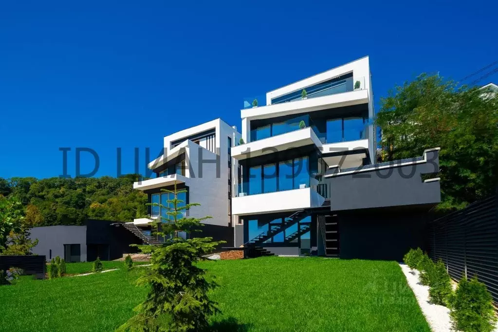 Дом в Краснодарский край, Сочи ул. Ручей Видный, 20/33 (350 м) - Фото 1