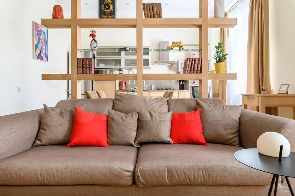 2-к. квартира, 70 м, 1/9 эт. - Фото 1