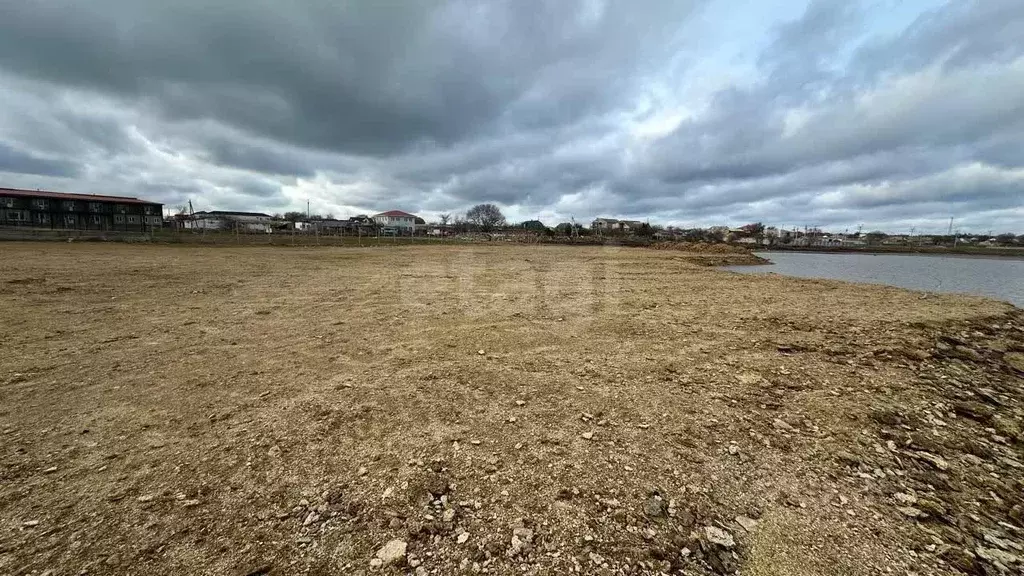 Участок в Крым, Черноморский район, с. Межводное ул. Пограничный ... - Фото 1