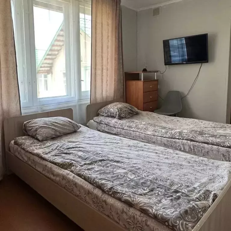 Комната Бурятия, Баргузинский район, с. Максимиха Школьная ул., 5А - Фото 0
