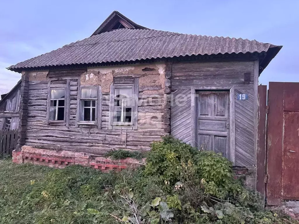 Дом в Курская область, Октябрьский район, Дьяконовский сельсовет, с. ... - Фото 2