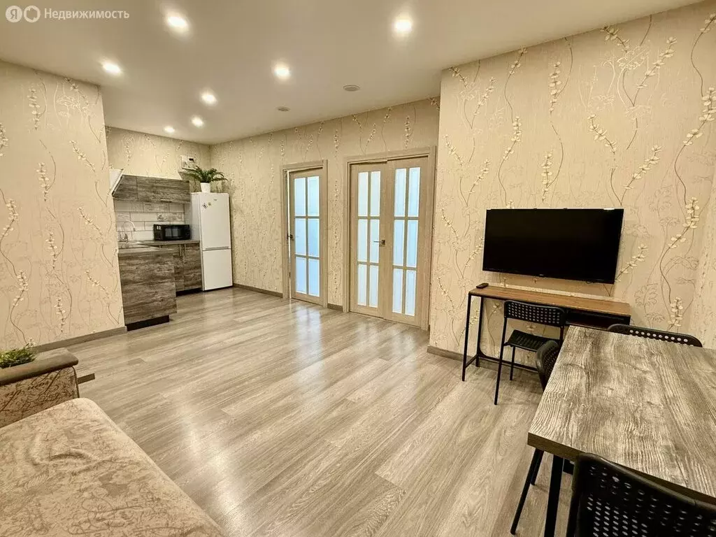 3-комнатная квартира: Киров, Октябрьский проспект, 117 (64.5 м) - Фото 1