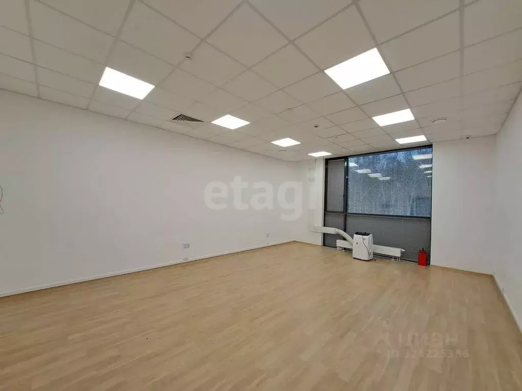 Помещение свободного назначения в Свердловская область, Екатеринбург ... - Фото 1