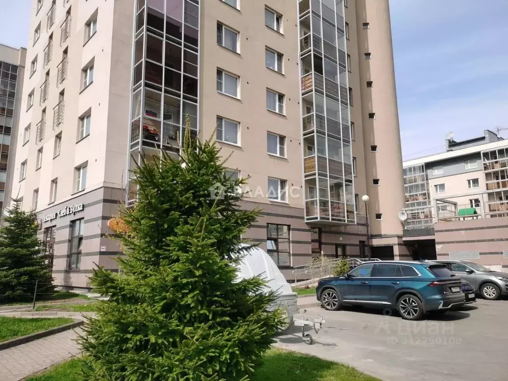 2-к кв. Карелия, Петрозаводск наб. Варкауса, 27к2 (65.0 м) - Фото 0