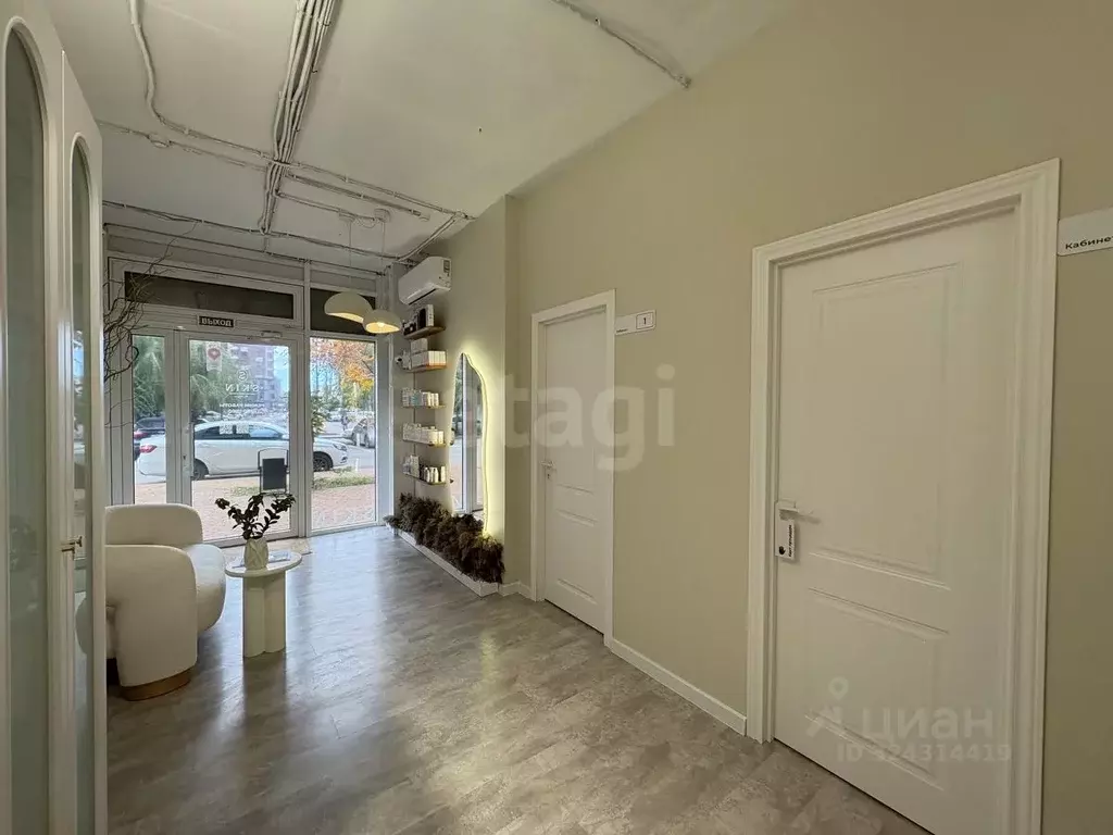 Офис в Краснодарский край, Краснодар ул. Григория Пономаренко, 45 (42 ... - Фото 1