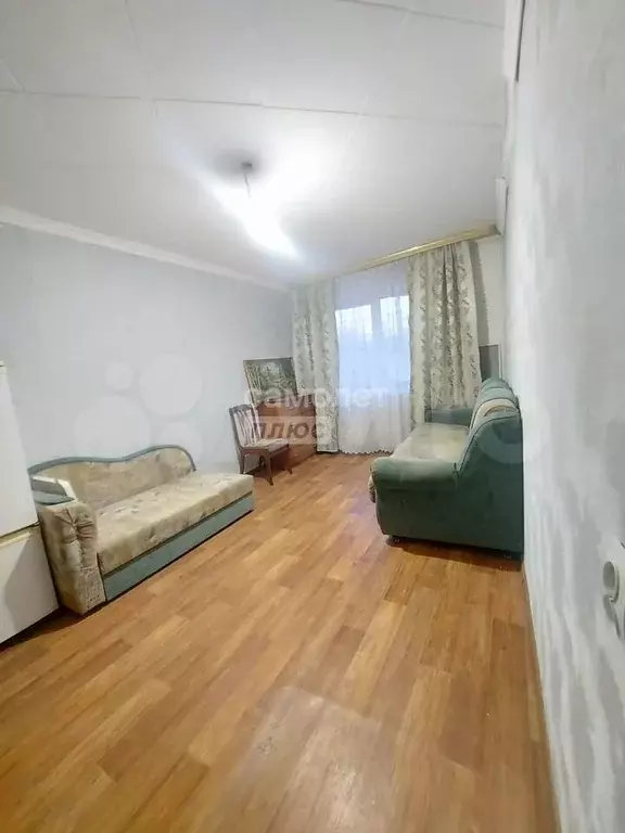 Комната 45 м в 4-к., 1/5 эт. - Фото 0