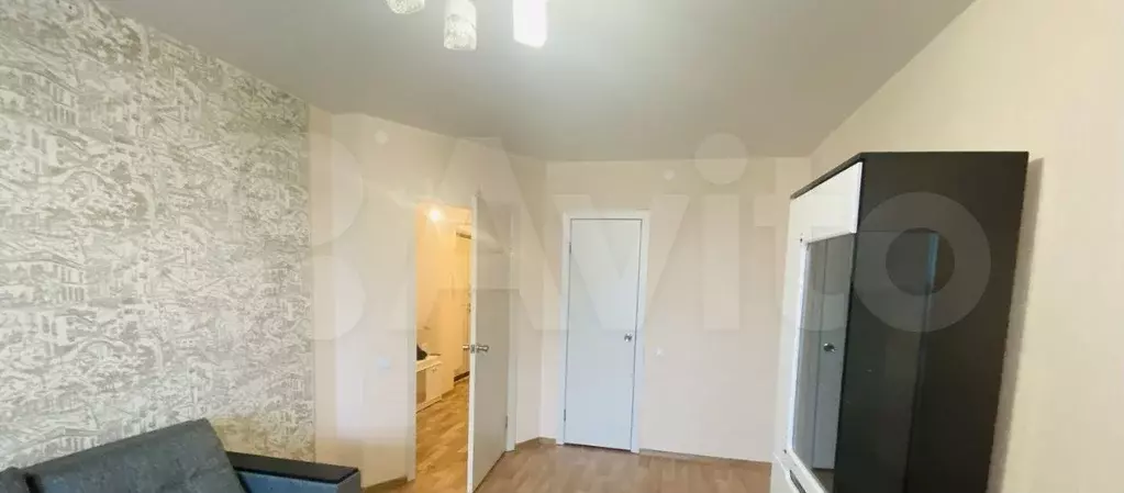 1-к. квартира, 40 м, 4/10 эт. - Фото 1