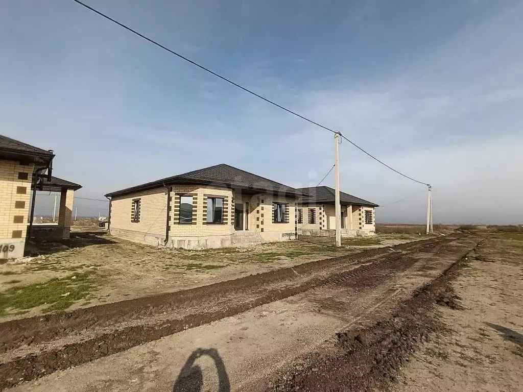 Дом в Ставропольский край, Михайловск Шпаковский район, ул. Бориса ... - Фото 1