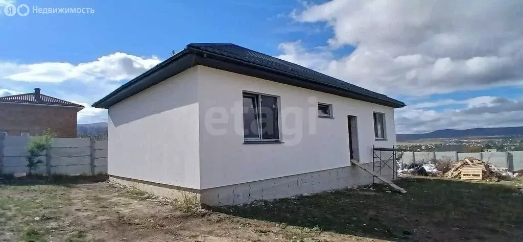 Дом в Добровское сельское поселение, село Заречное, улица Козина (105 ... - Фото 0