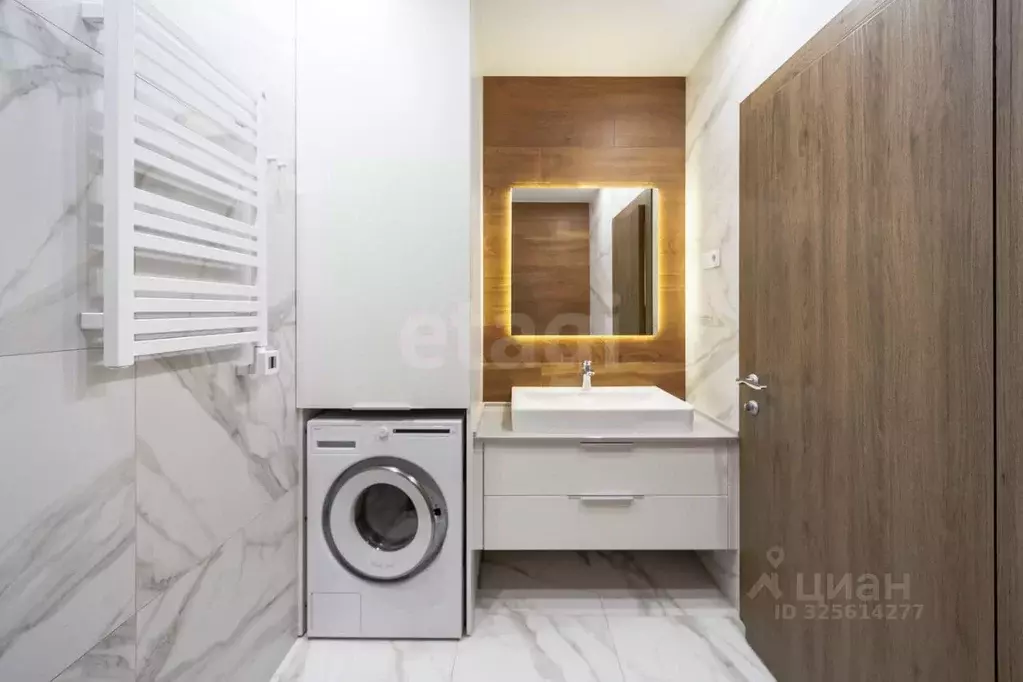 3-к кв. Тюменская область, Тюмень ул. Радищева, 27к1 (102.2 м) - Фото 1