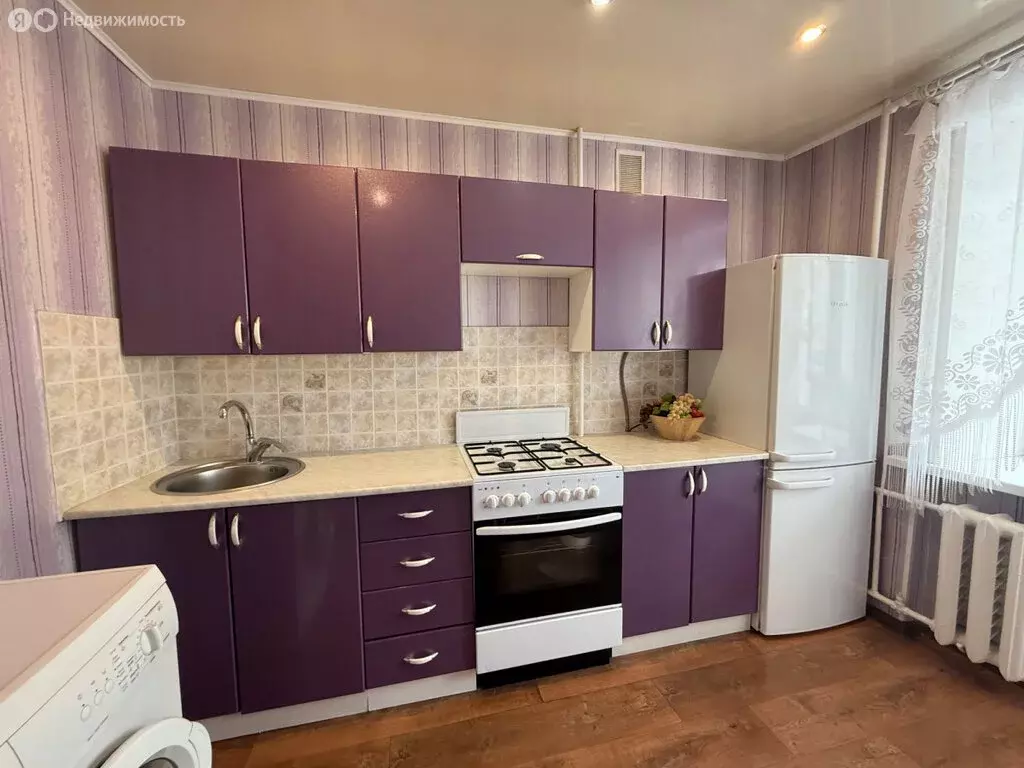 3-комнатная квартира: Киров, улица Сурикова, 22В (60 м) - Фото 1