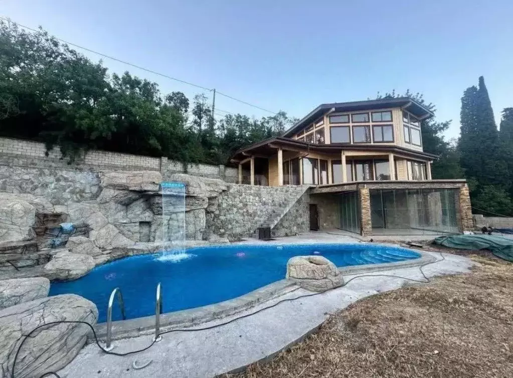 Дом в Крым, Ялта муниципальный округ, Массандра пгт ул. Совхозная, 9Б ... - Фото 1