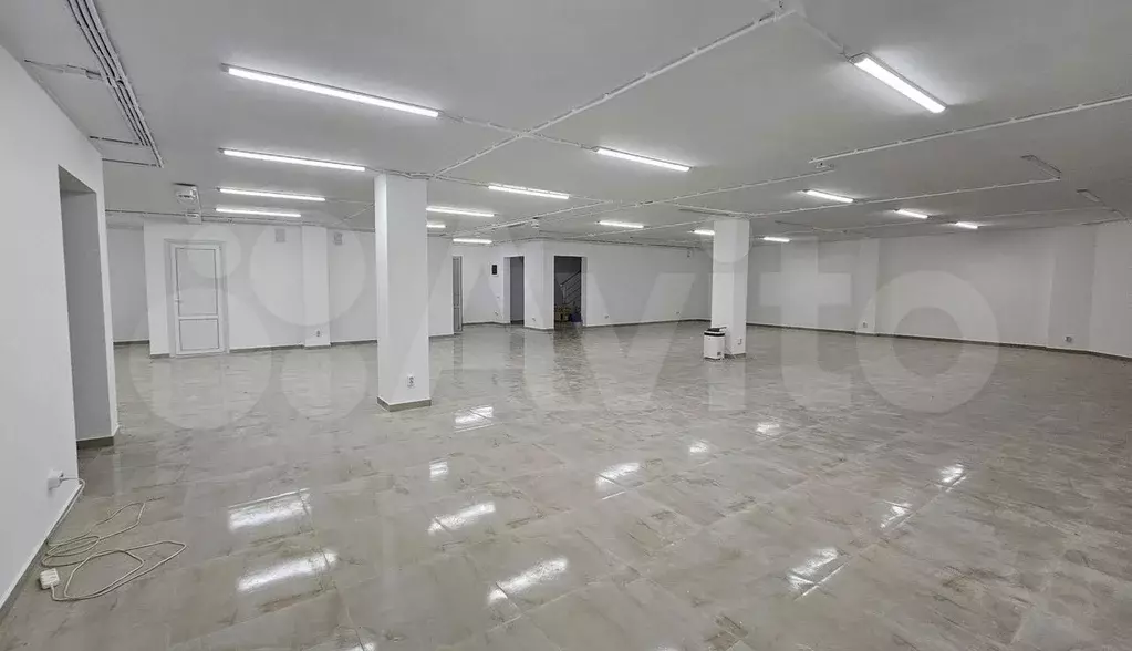 120 кв.м с активным трафиком в новом здании - Фото 1