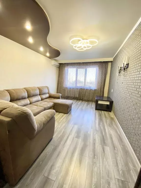 3-к кв. Саратовская область, Энгельс Краснодарская ул., 4 (74.0 м) - Фото 1