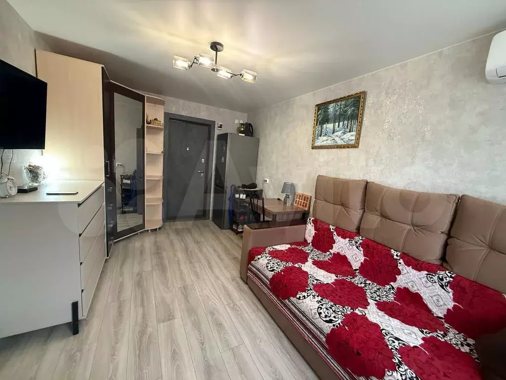 Комната 14,4 м в 5-к., 1/5 эт. - Фото 1