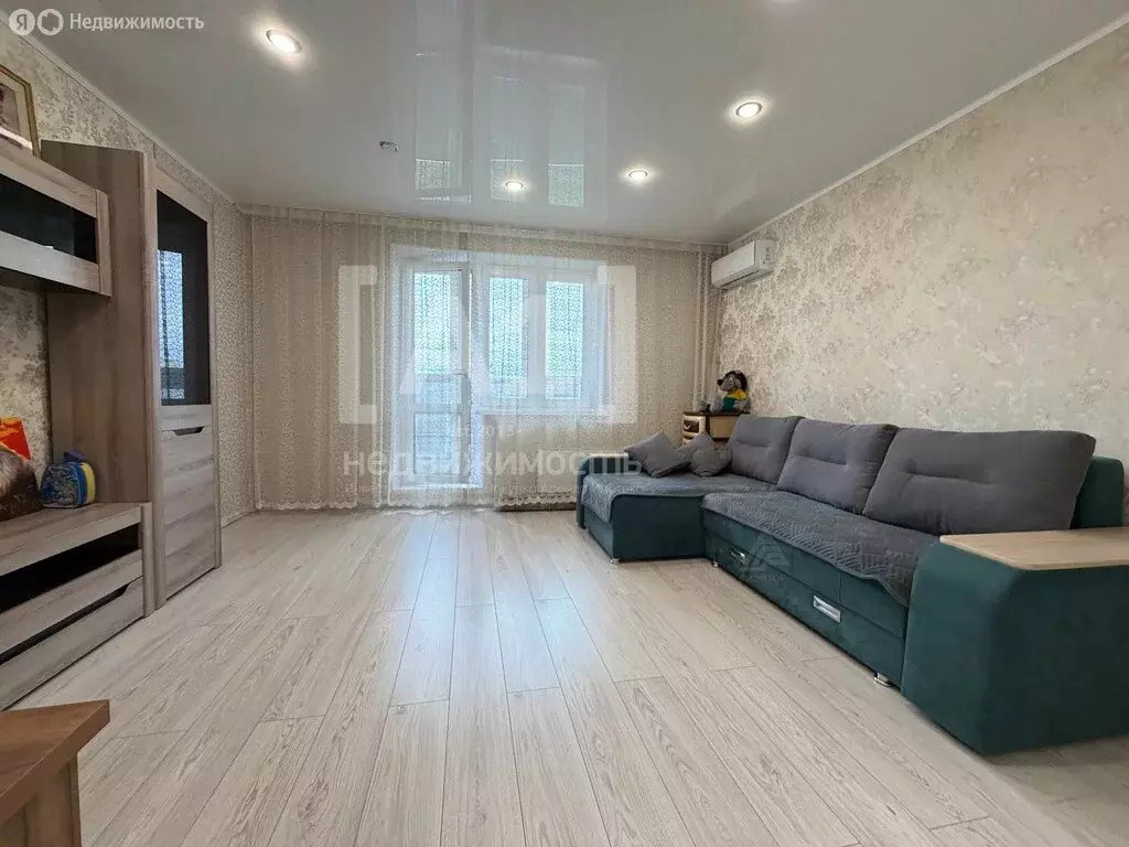 2-комнатная квартира: Челябинск, Кронштадтская улица, 19А (56.8 м) - Фото 1