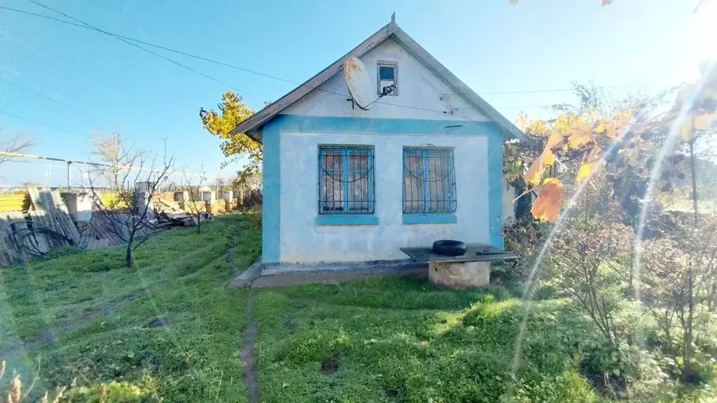 Дом в Крым, Сакский район, Ореховское с/пос, с. Михайловка ул. ... - Фото 2