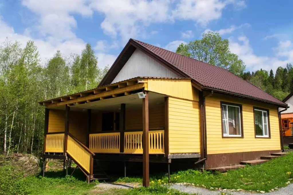 Дом в Карелия, Сортавальский муниципальный округ, пос. Рускеала ш. ... - Фото 0