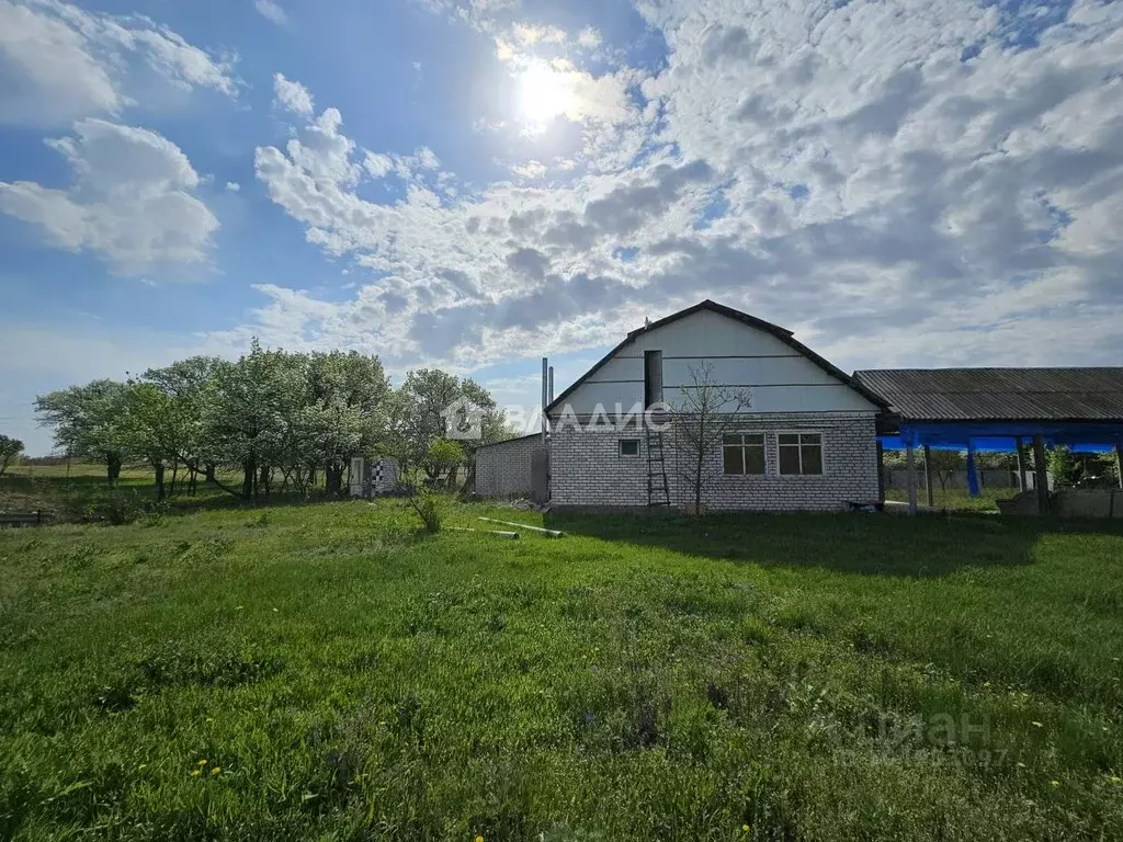 Дом в Волгоградская область, Иловлинский район, Медведев хут. ... - Фото 1