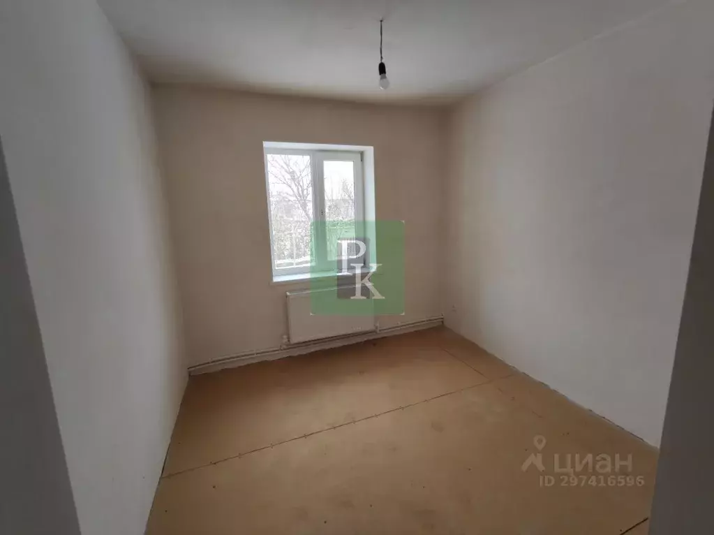 Дом в Крым, Сакский район, с. Сизовка ул. Микрорайон, 4 (62 м) - Фото 1