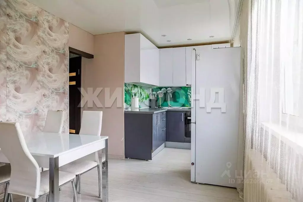 3-к кв. Новосибирская область, Новосибирск Выставочная ул., 38 (58.7 ... - Фото 2