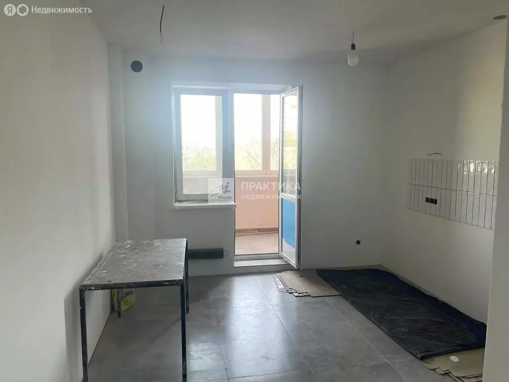 2-комнатная квартира: Лобня, улица Чайковского, 3А (83 м) - Фото 1