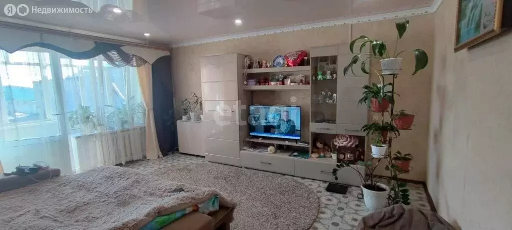 2-комнатная квартира: Усть-Катав, 3-й микрорайон, 13 (58 м) - Фото 0