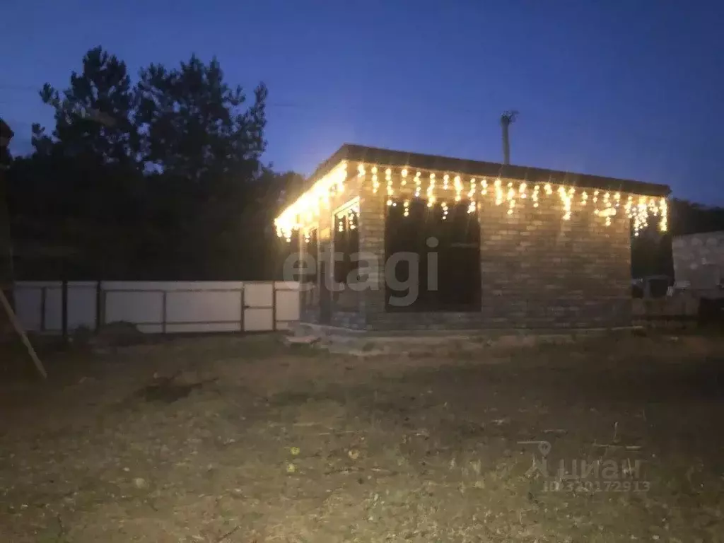 Дом в Саратовская область, Энгельсский район, Красноярское ... - Фото 1