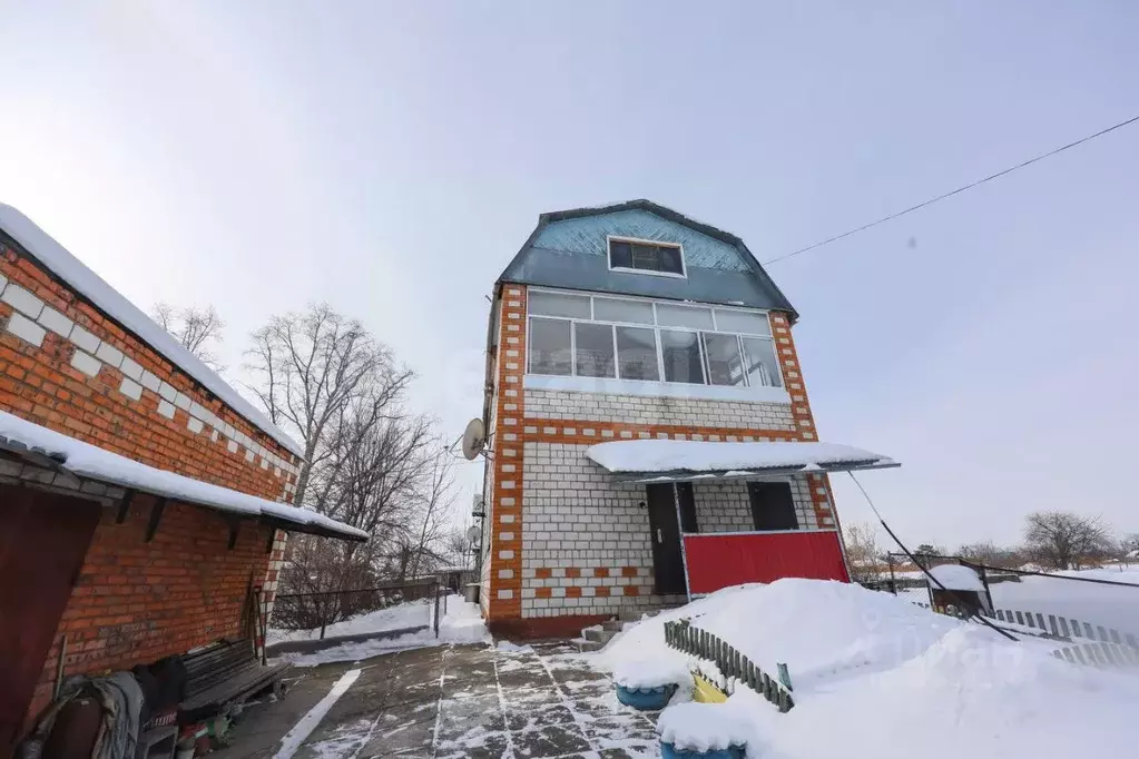 Дом в Хабаровский край, Имени Лазо район, Хор рп ул. Чкалова, 2 (98 м) - Фото 1