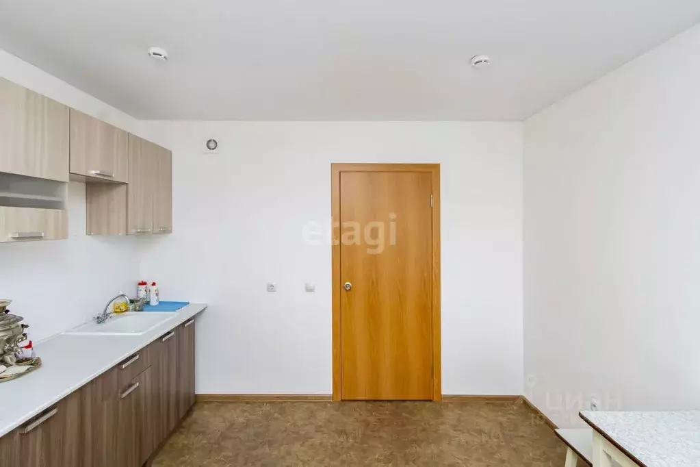 2-к кв. Тюменская область, Тюмень ул. Республики, 204к13 (59.0 м) - Фото 1