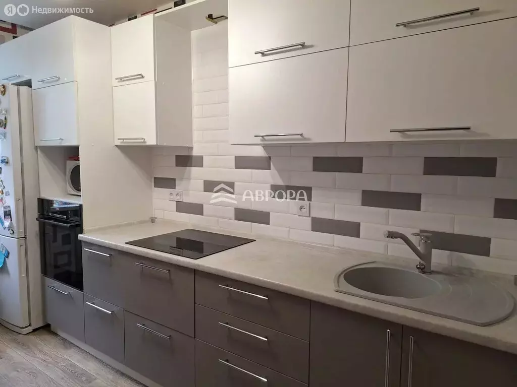 3-комнатная квартира: Благовещенск, Театральная улица, 46 (72.8 м) - Фото 1