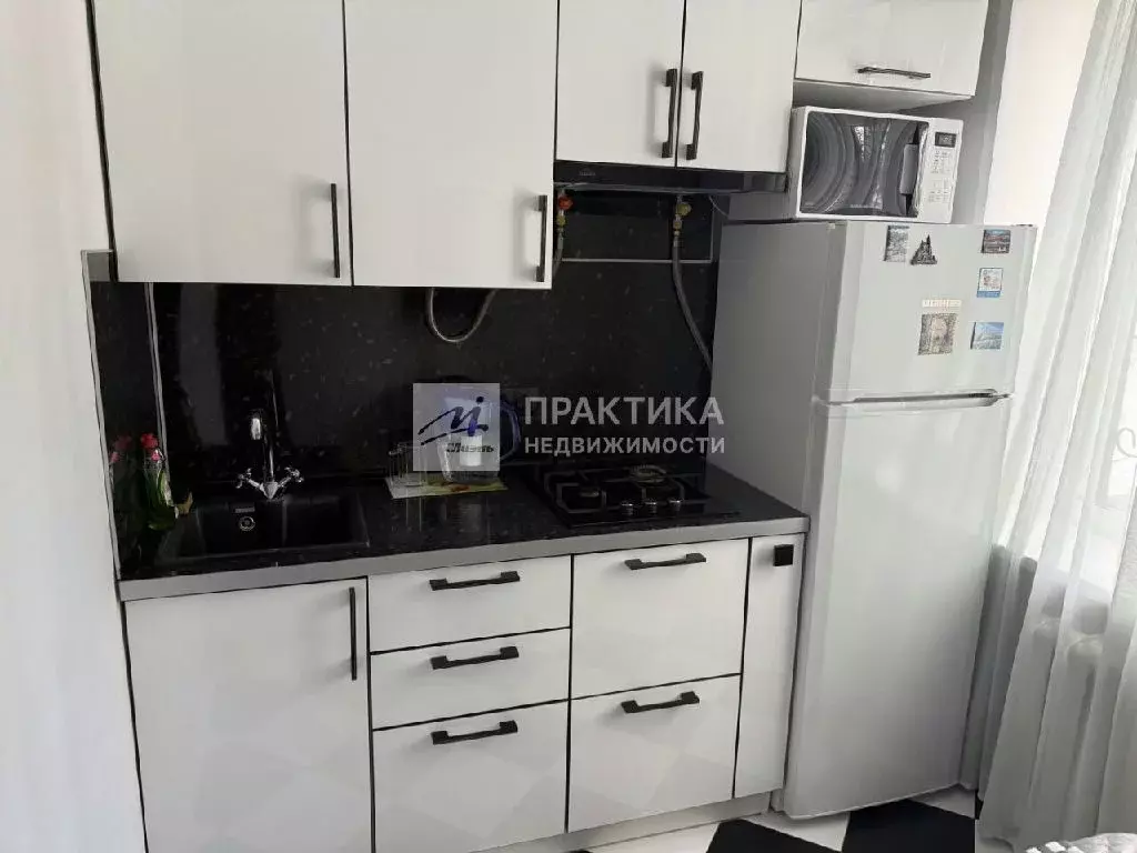 Продается 3-комнатная квартира - Фото 1