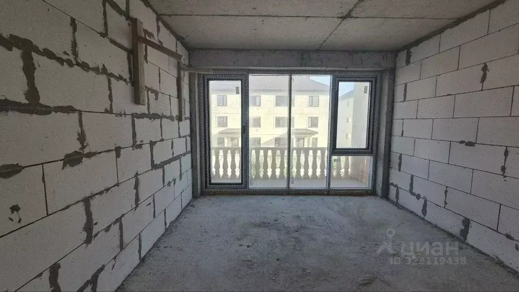 2-к кв. Крым, Феодосия ш. Керченское, 27Р (35.4 м) - Фото 1