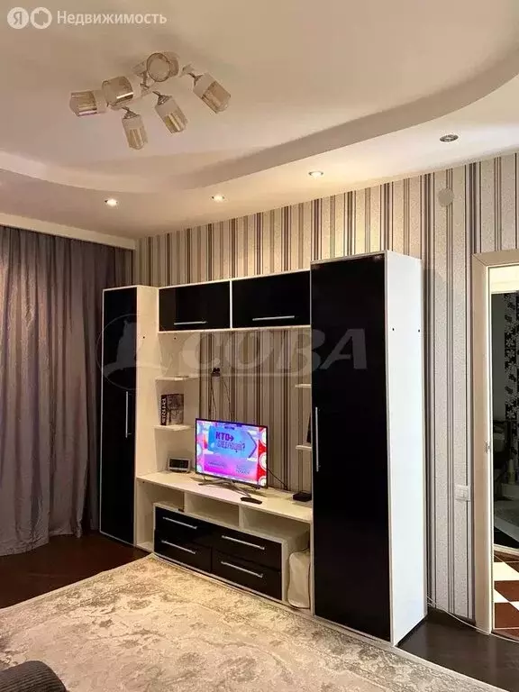 1-комнатная квартира: Тюмень, улица Муравленко, 3к1 (37 м) - Фото 1