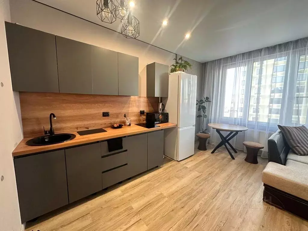 Студия Тюменская область, Тюмень ул. Эльвиры Федоровой, 1 (29.0 м) - Фото 1