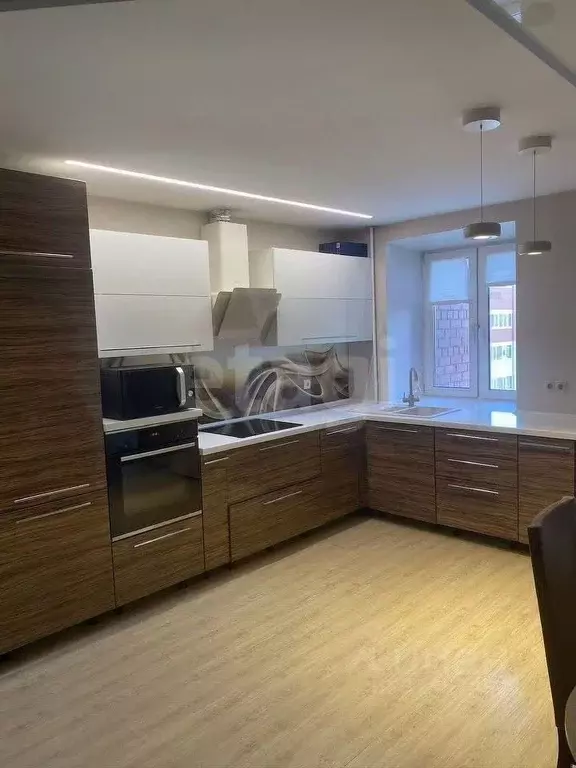 3-к кв. Тюменская область, Тюмень ул. Газопромысловая, 6 (117.9 м) - Фото 1