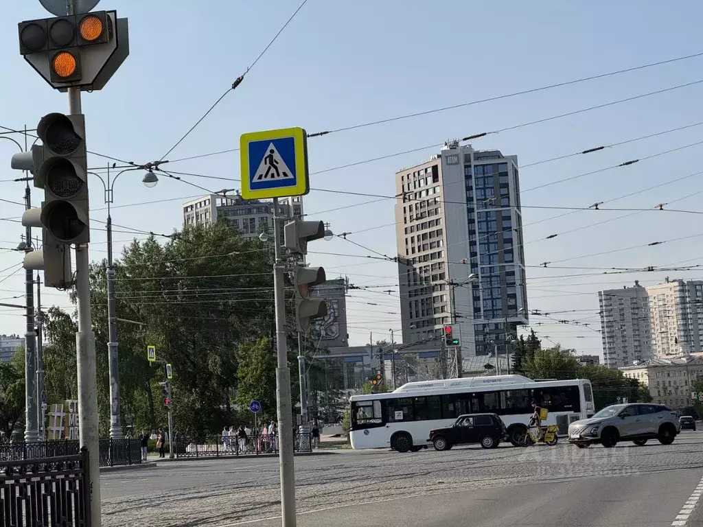 2-к кв. Свердловская область, Екатеринбург пер. Гаринский, 3 (97.3 м) - Фото 0