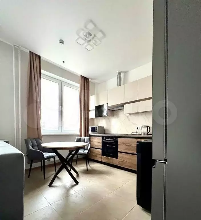 2-к. квартира, 50 м, 4/18 эт. - Фото 1