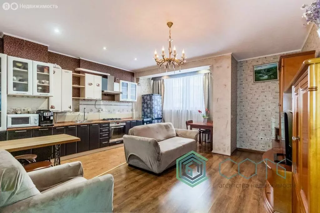 2-комнатная квартира: Калининград, Чувашская улица, 13 (70.3 м) - Фото 1