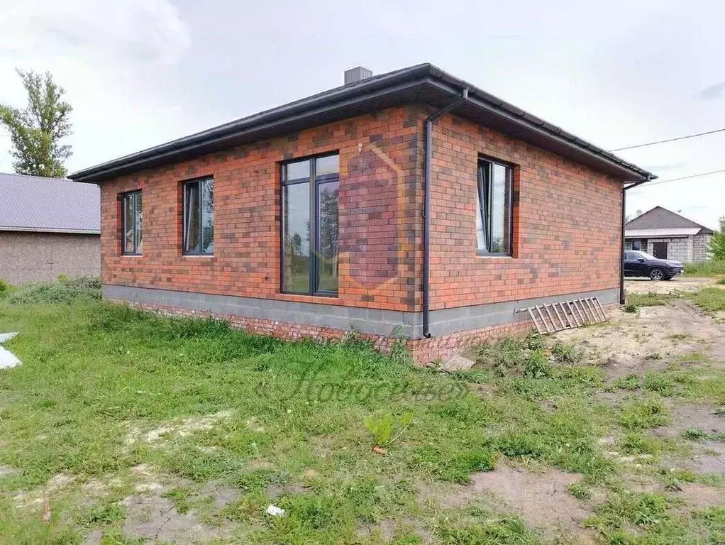 Коттедж в Белгородская область, Старооскольский городской округ, с. ... - Фото 1