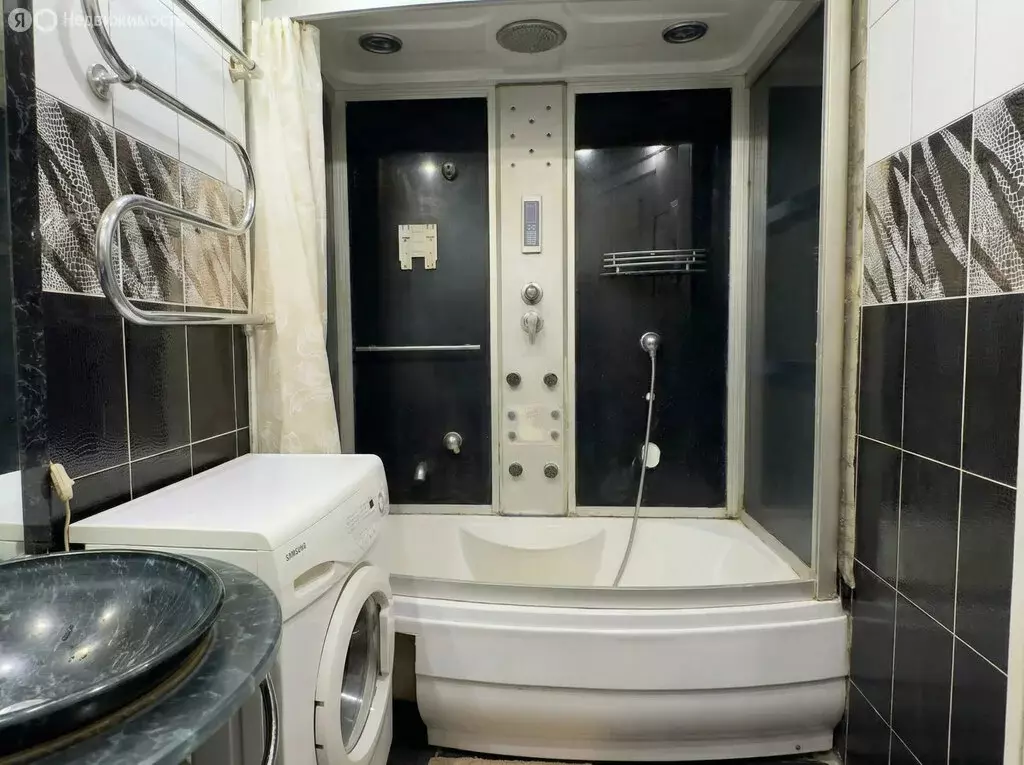 4-комнатная квартира: Благовещенск, улица Лазо, 42 (79.6 м) - Фото 1