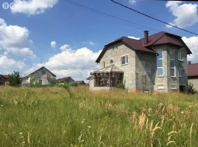 Дом в село Драгунское, улица Застройщиков (321.2 м) - Фото 0