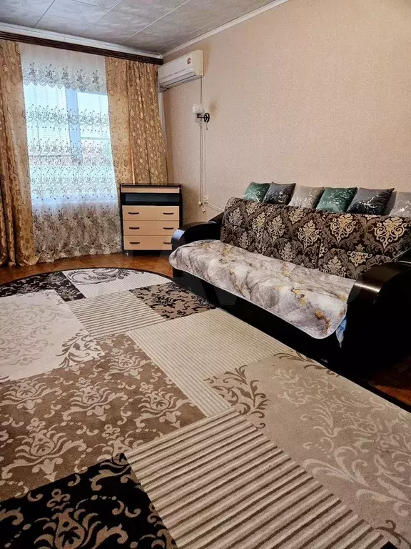 1-к. квартира, 40,6 м, 5/5 эт. - Фото 0
